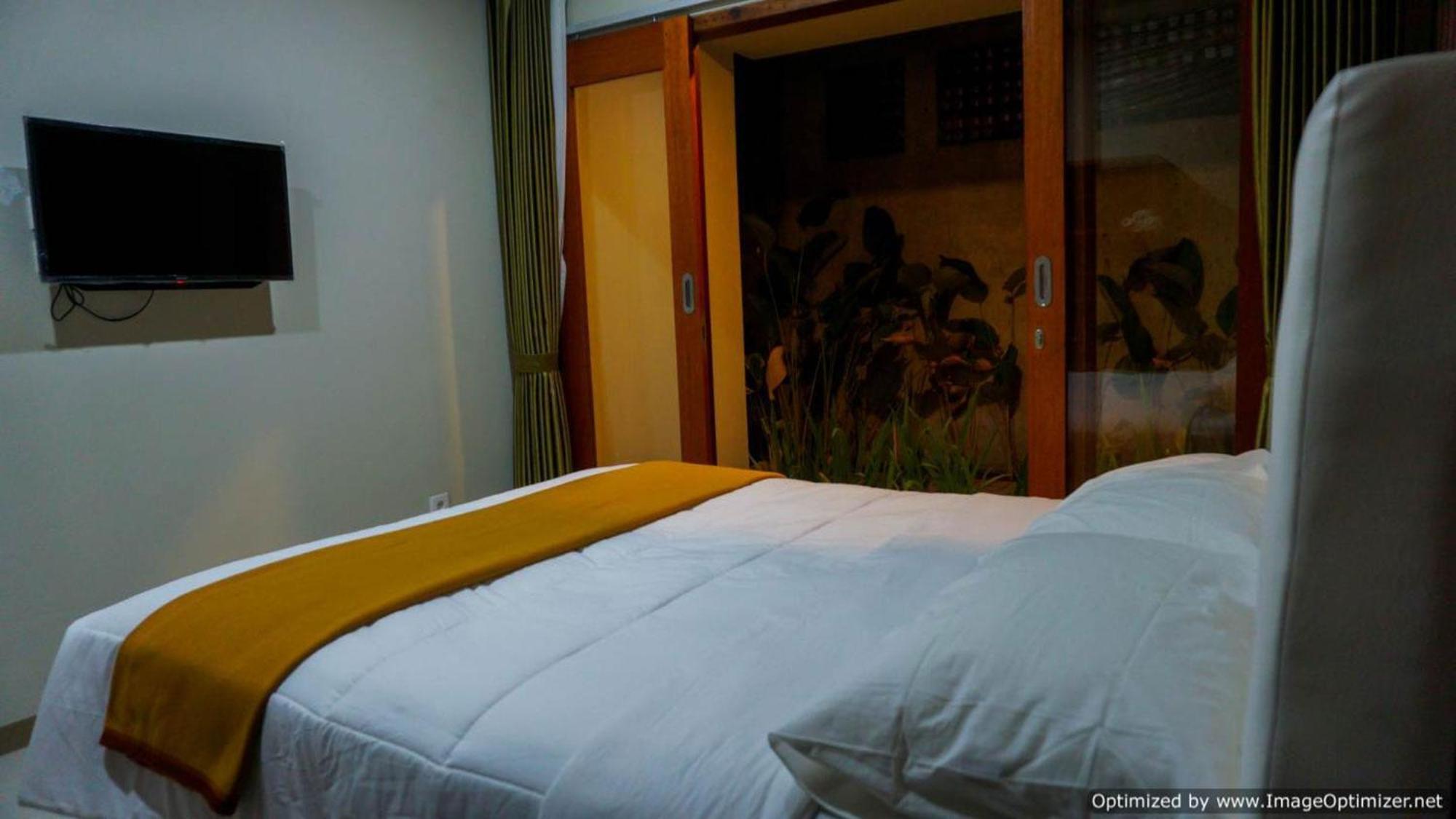 Hastina Hotel Lombok Mataram Kültér fotó